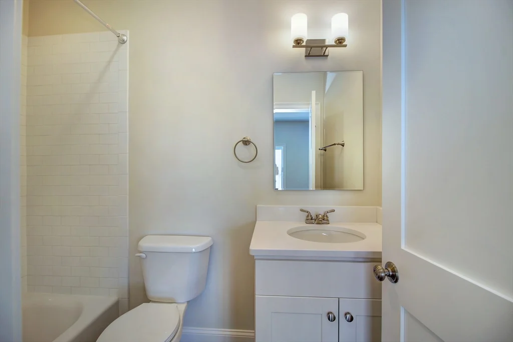 4 Kemp St, South Boston