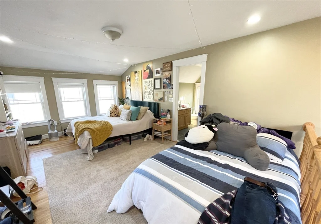 23 Iroquois, Mission Hill