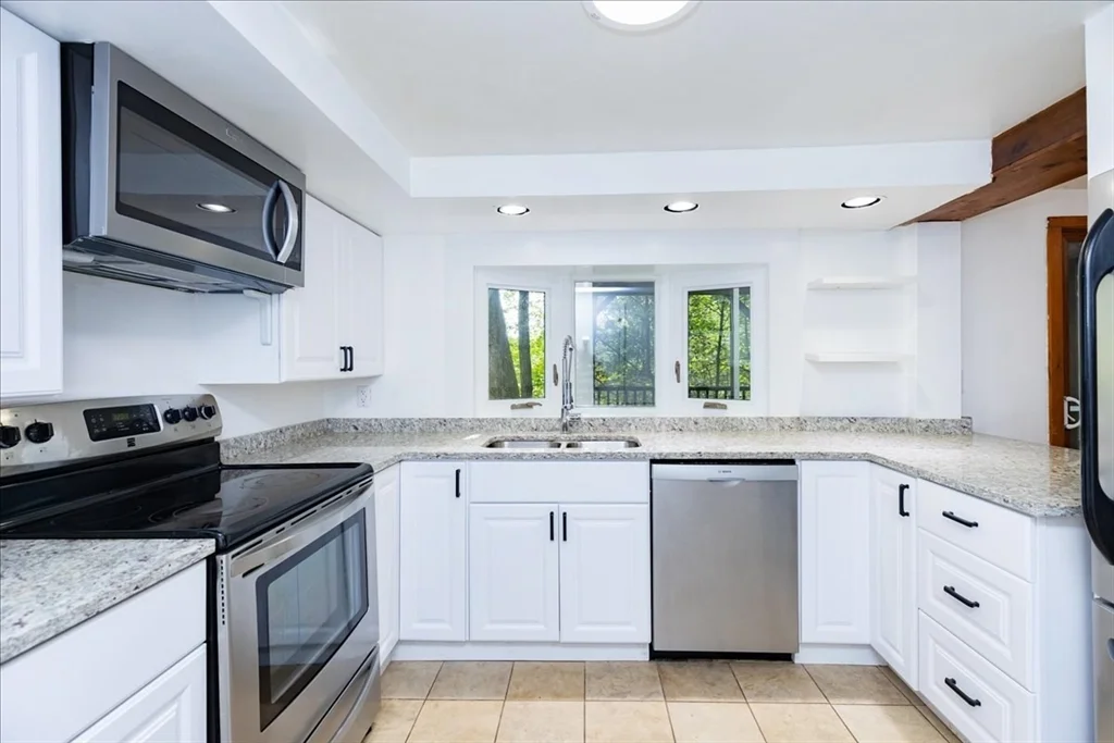 17 Boulder Rd, North Lexington