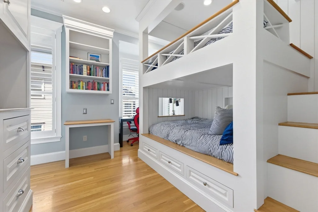 110 Bolton St, South Boston