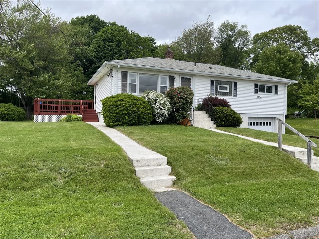 32 Harriet Ave, Shrewsbury
