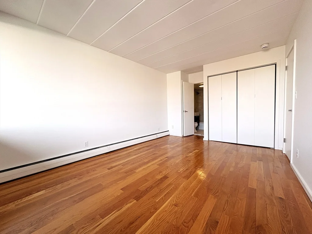 345 Harvard St, Mid-Cambridge