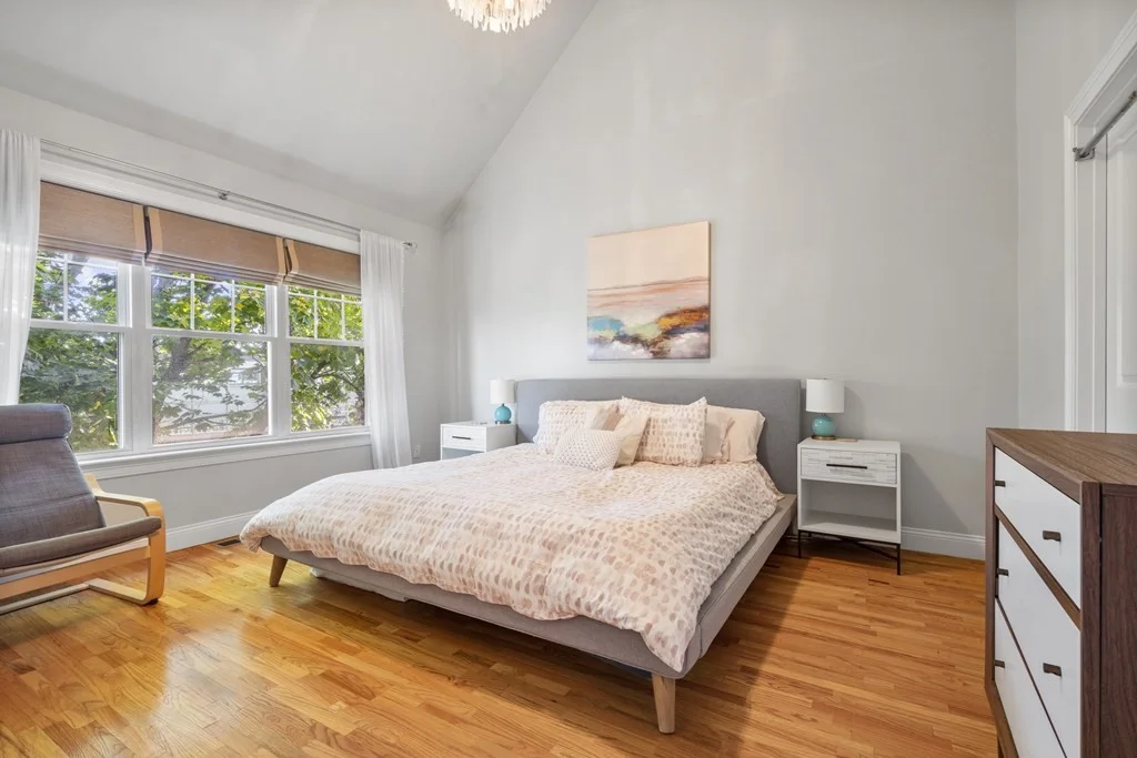 10 S Sydney, Dorchester