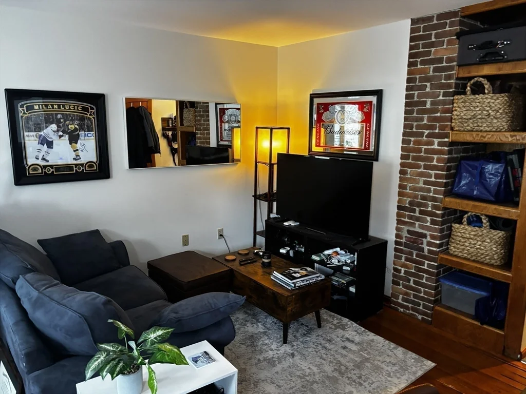 182 H St, South Boston