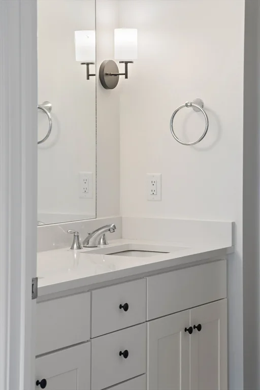 19 Lily Pond Ln, Lexington