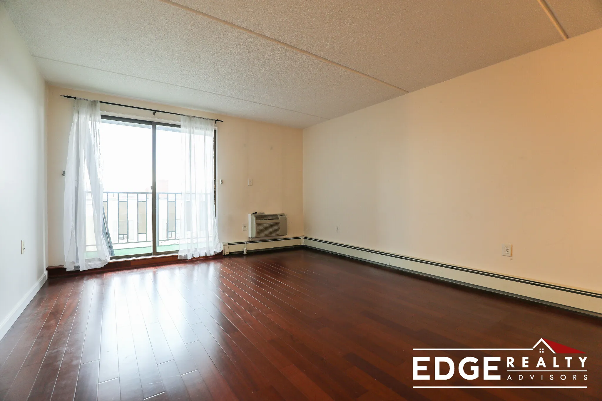 12 Ellery Sq, Mid-Cambridge
