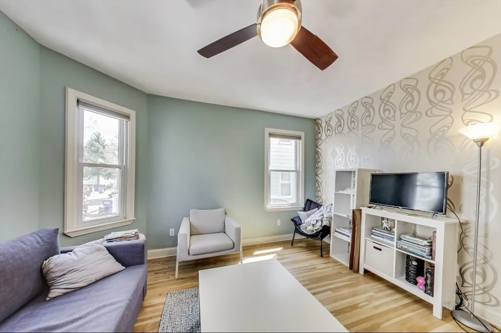 16 Cypress St, Spring Hill