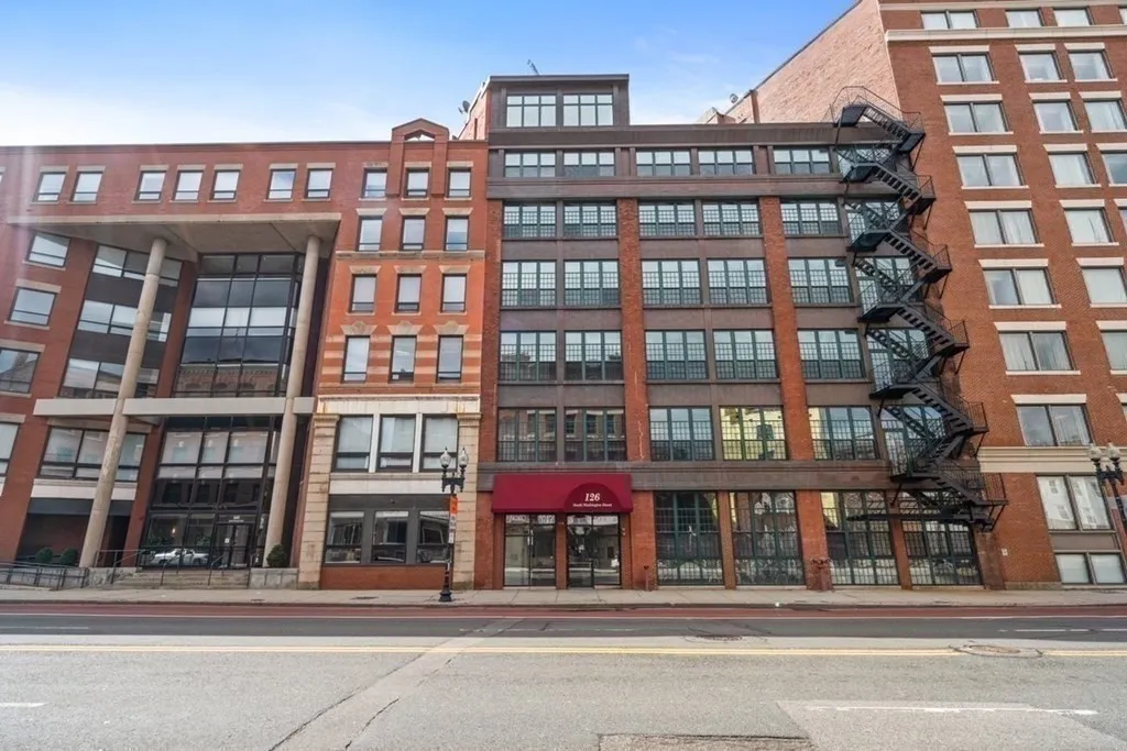 126 N Washington, North End