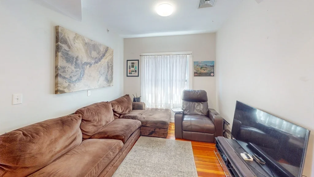 16 Carpenter St, South Boston