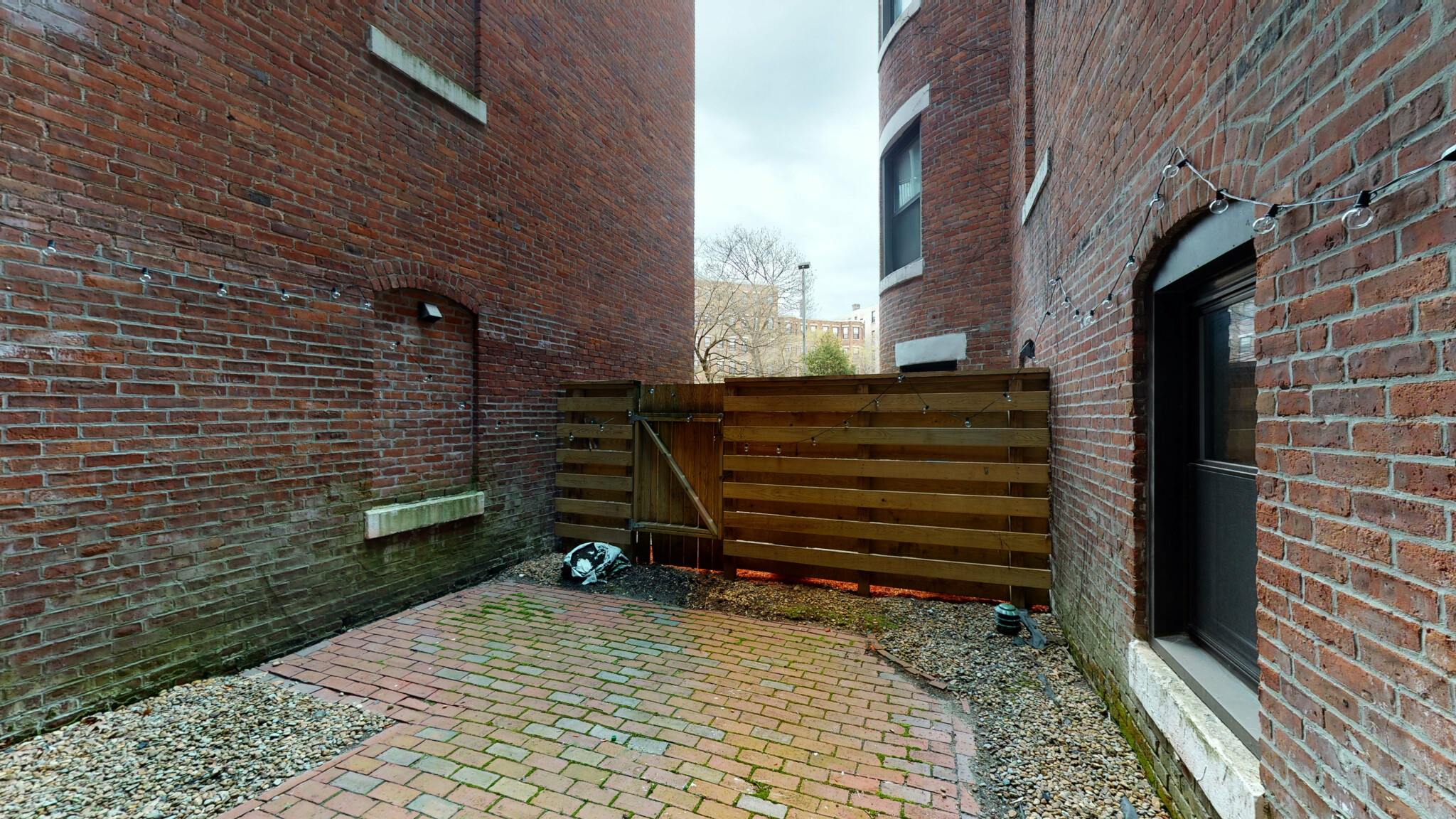 90 Gainsborough St, Fenway