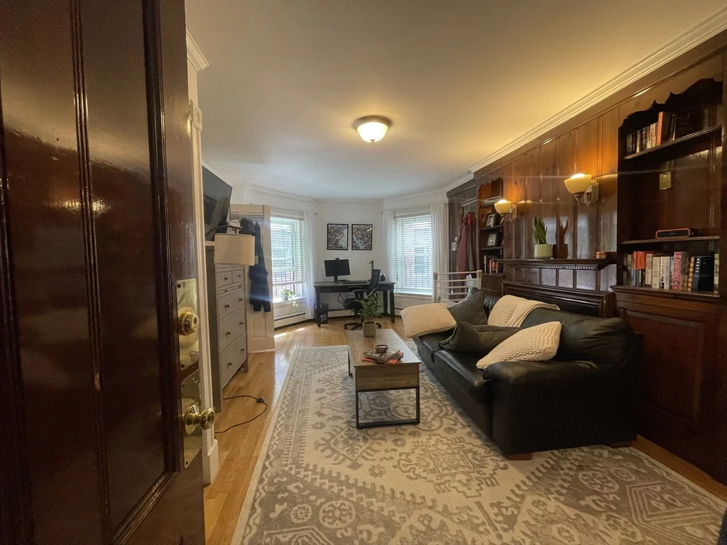 218 Newbury, Back Bay