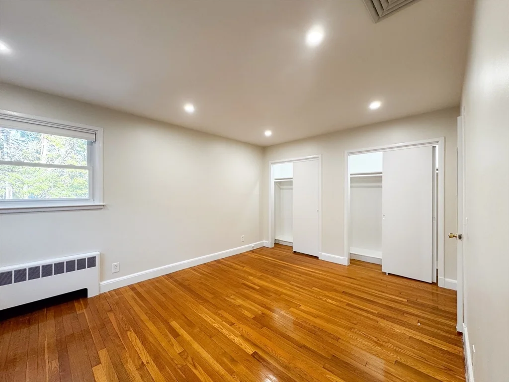 92 Woodcliff Rd, Chestnut Hill