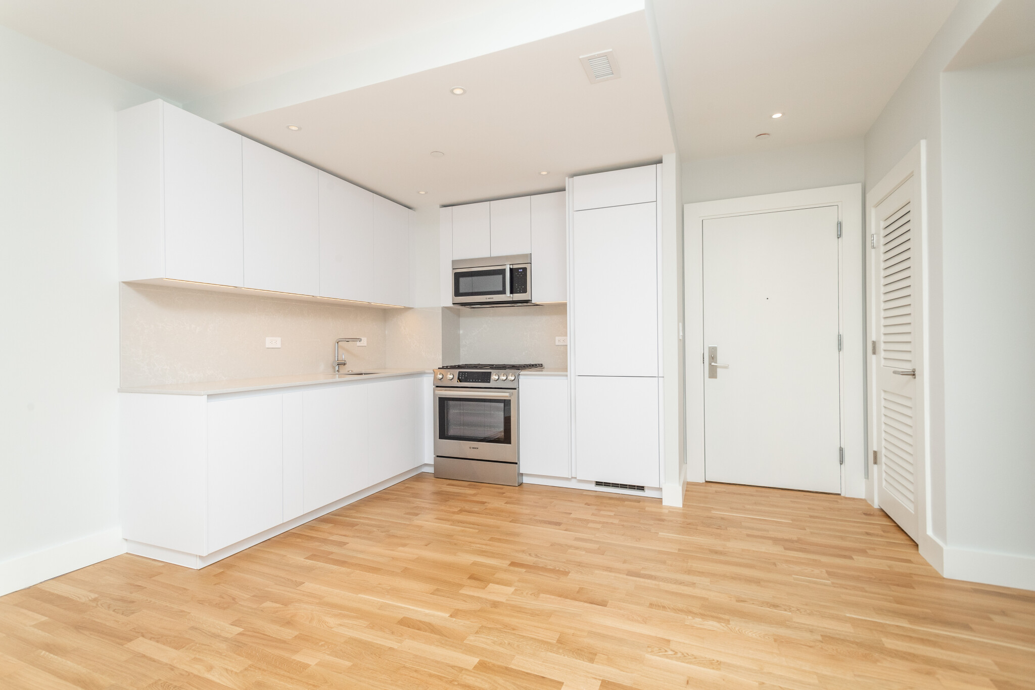 1410 Columbia Rd, South Boston