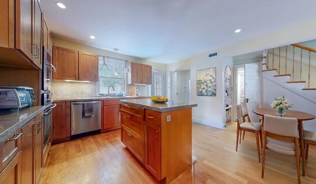 2 Ward Ct, South Boston