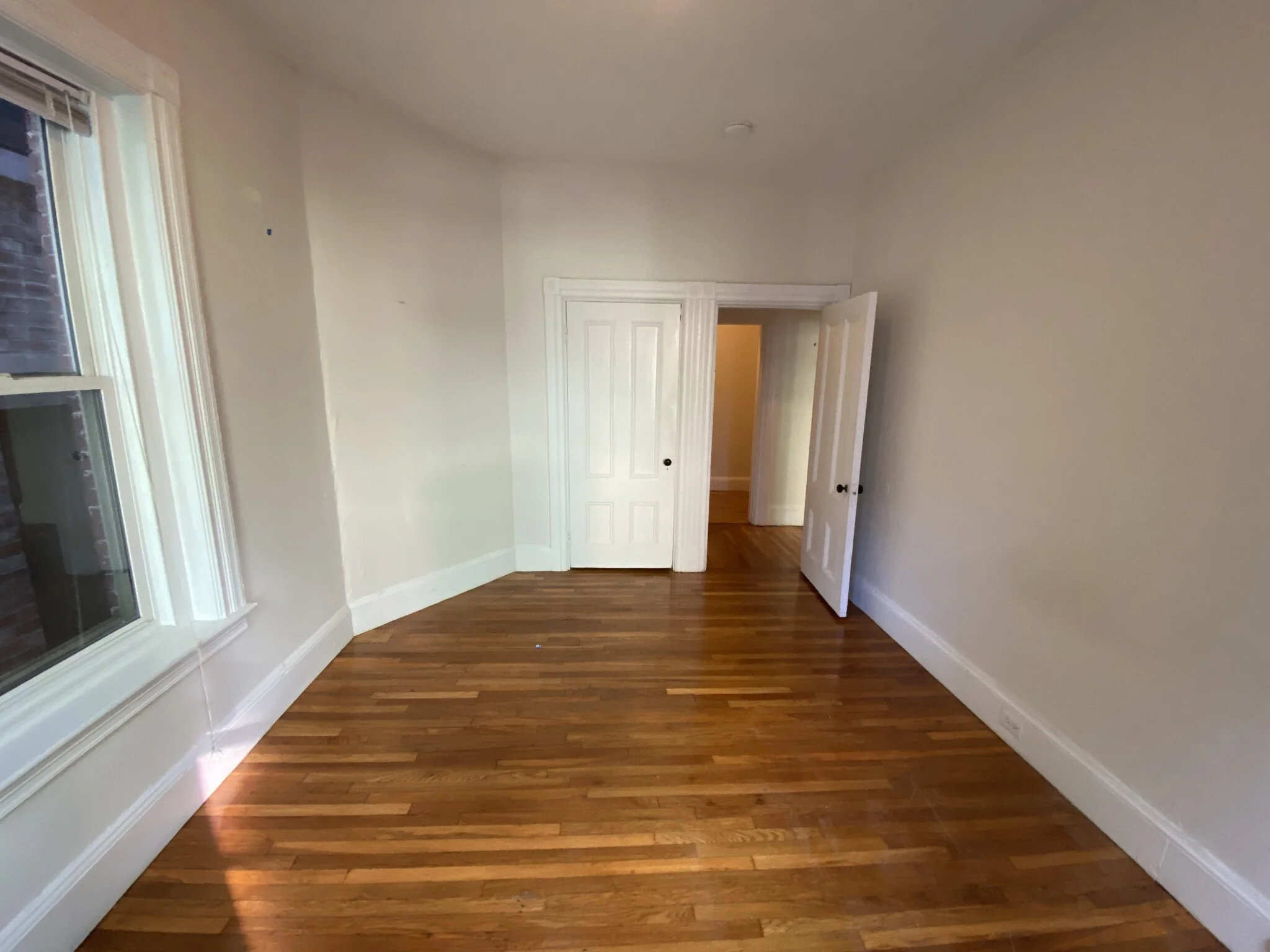 891 Massachusetts Ave, Mid-Cambridge