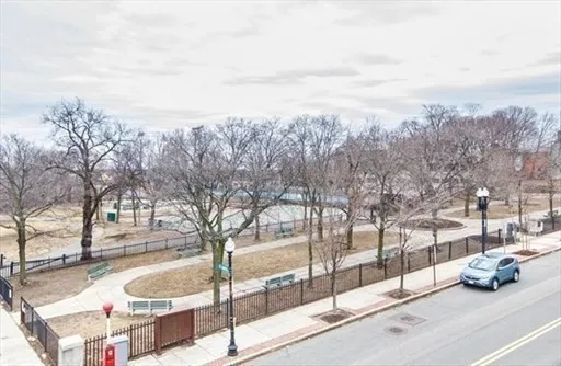 370 Bunker Hill St, Charlestown