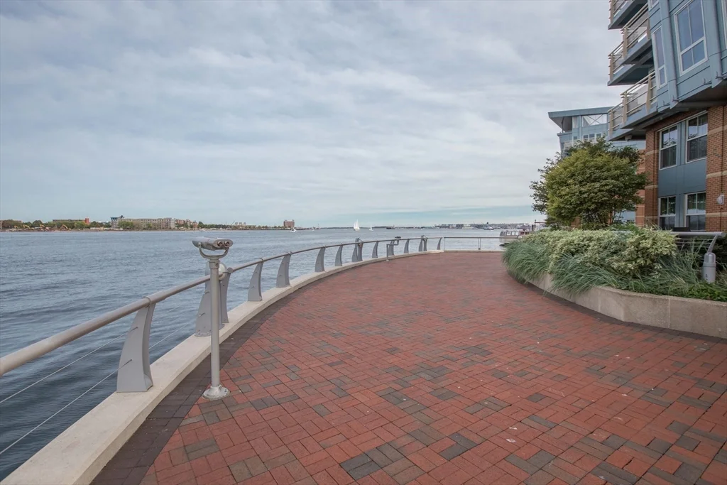 4 Battery Wharf, North End