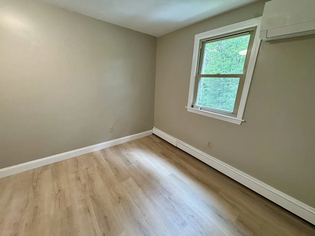 4 Link St, Foxboro