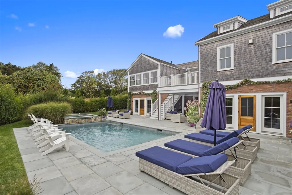 3 Old Mill Ct, Nantucket