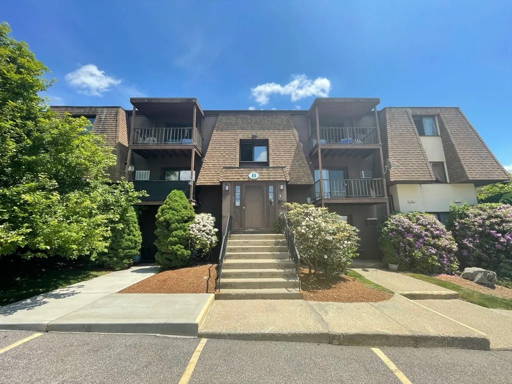 491 W Central St, Franklin