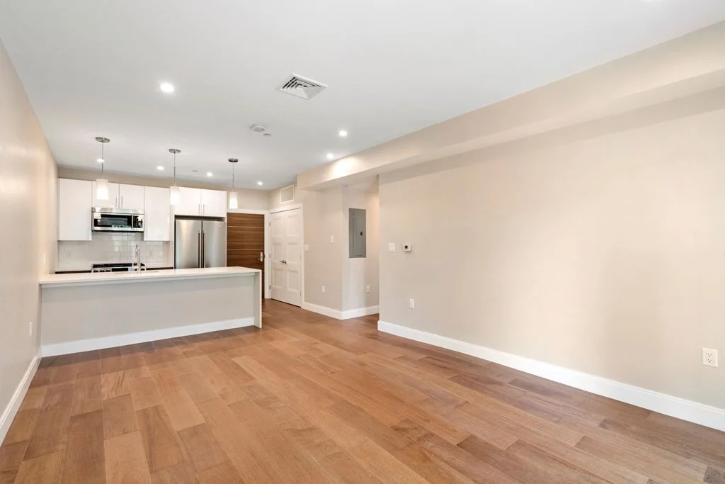 425 Lagrange St, West Roxbury