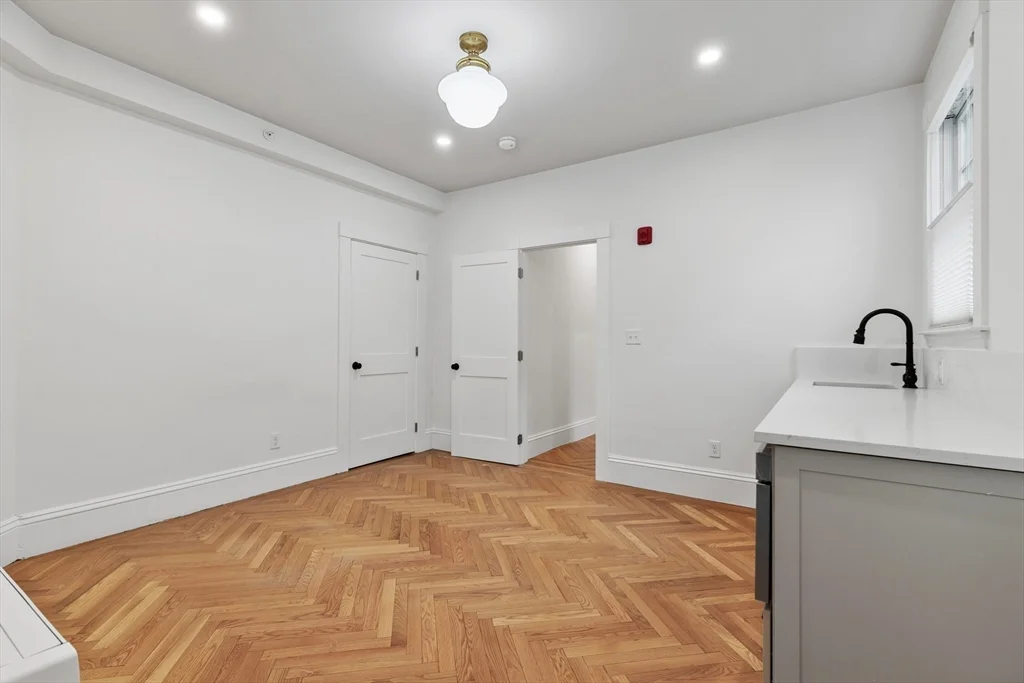 32 Beacon, Gloucester