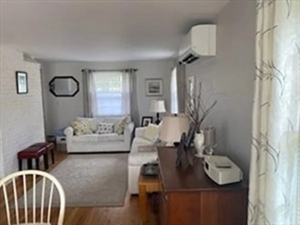 272 Brook St, Nobscot