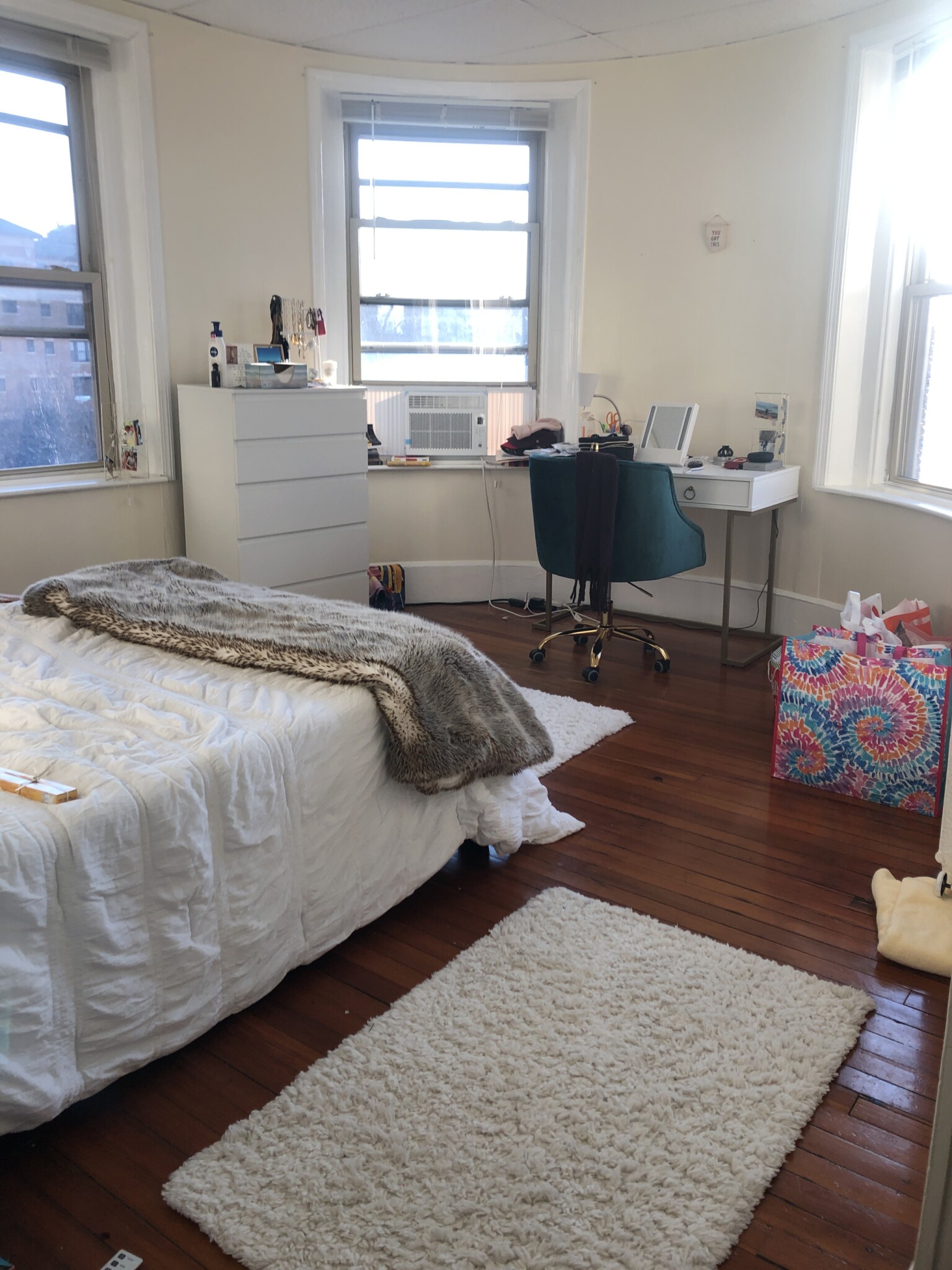 879 Beacon St, Fenway