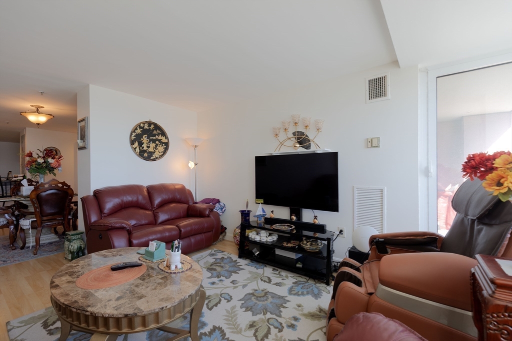 350 Revere Beach Blvd, Revere