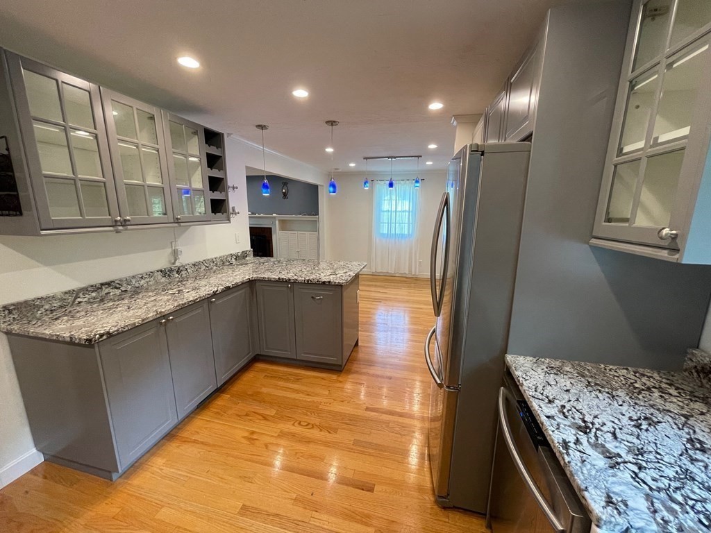 17 Ridley Rd, Dedham