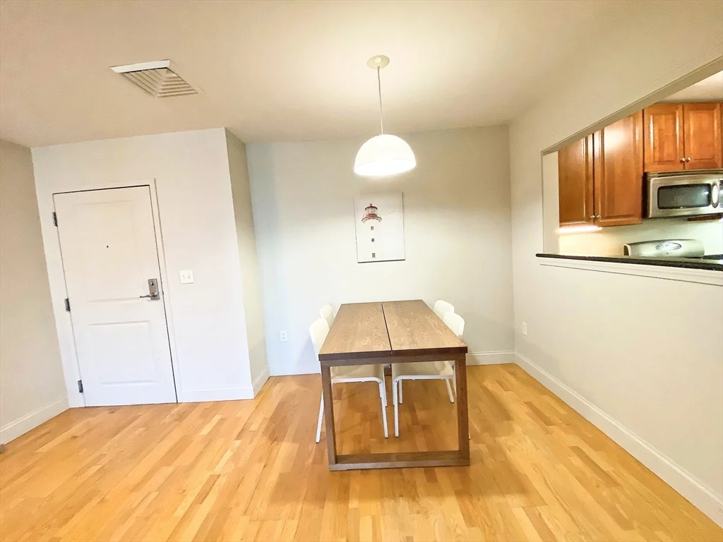 318 Rindge Ave, North Cambridge