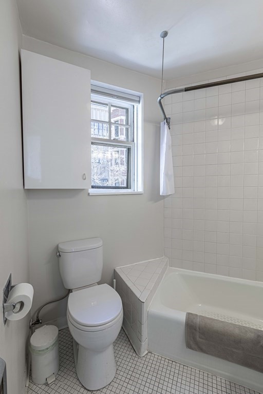 993 Memorial Dr, Cambridge