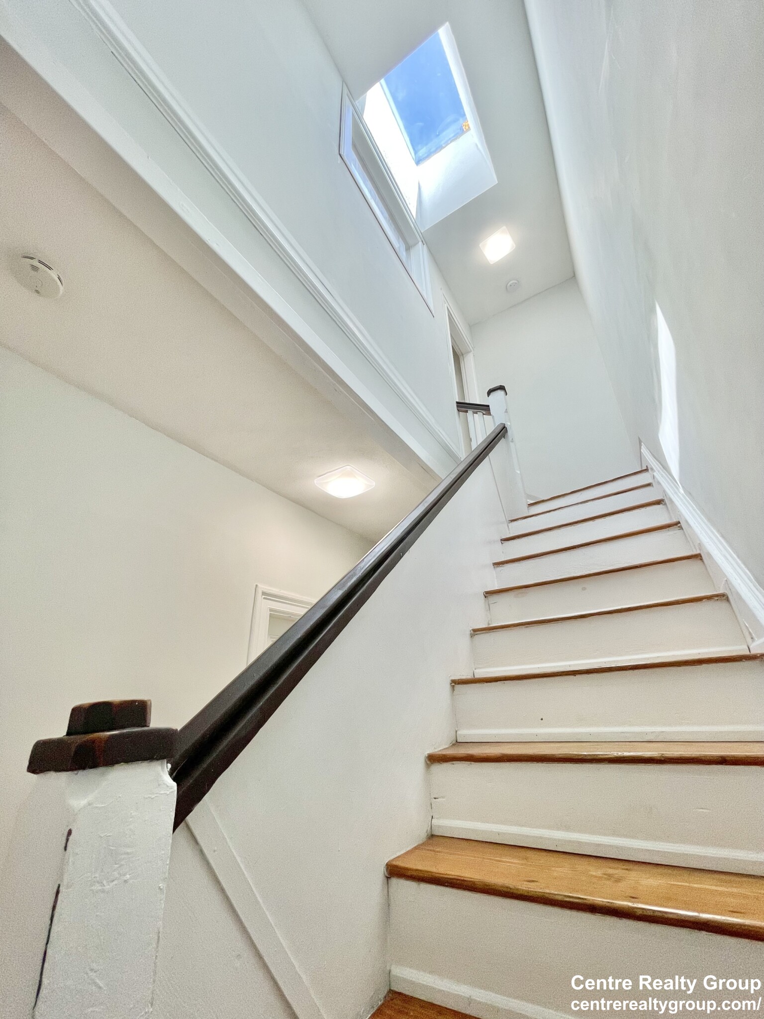 94 Mount Pleasant Ave, Roxbury