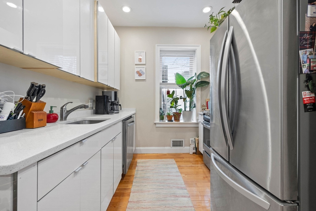 102 Chelsea St, East Boston