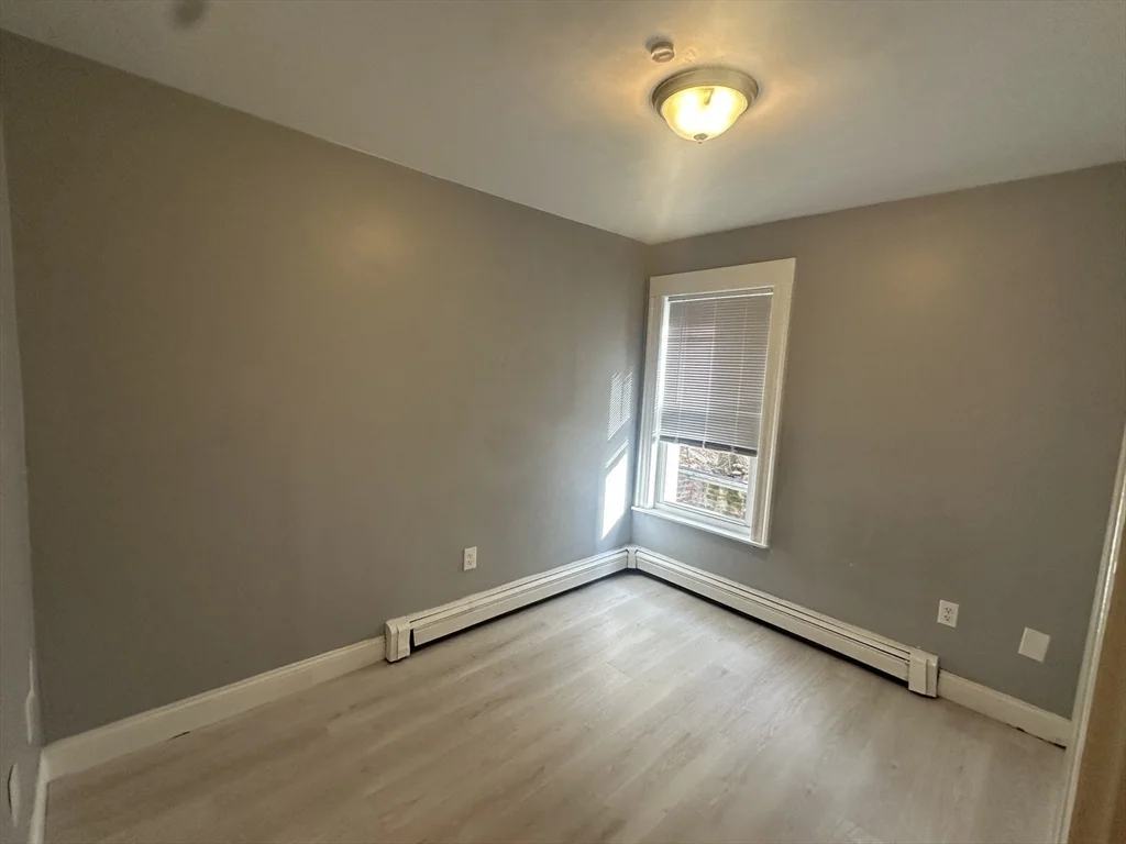 118 Gladstone St, East Boston