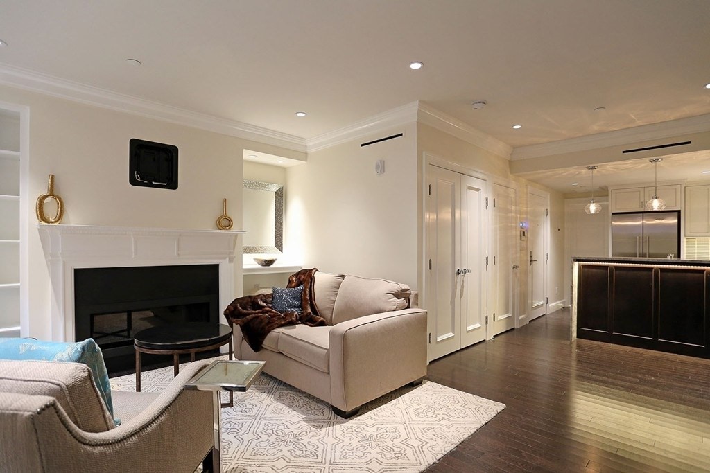 275 Marlborough St, Back Bay