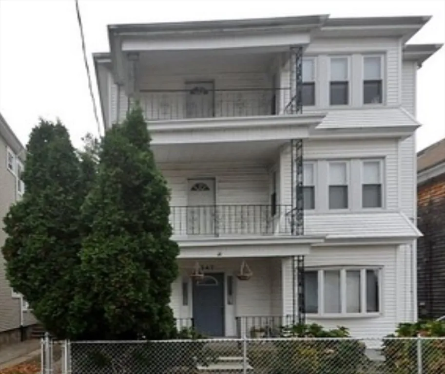 347 Lawton St, Fall River