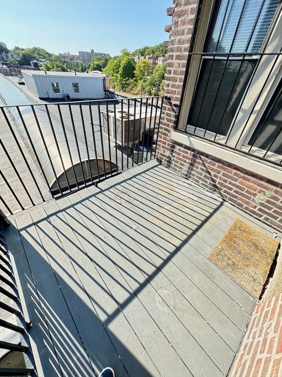 1682 Commonwealth Ave, Brighton