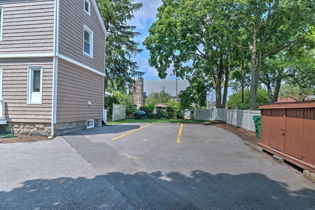 37 Walnut Pl, Newtonville