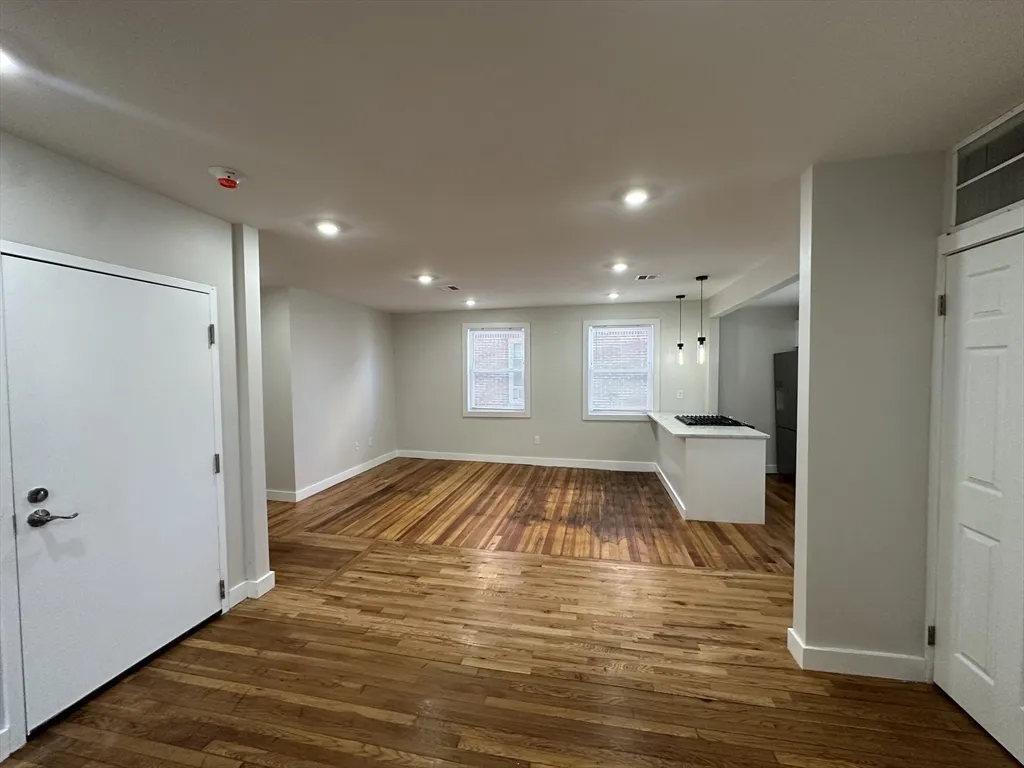 34-36 Abbotsfield St, Roxbury