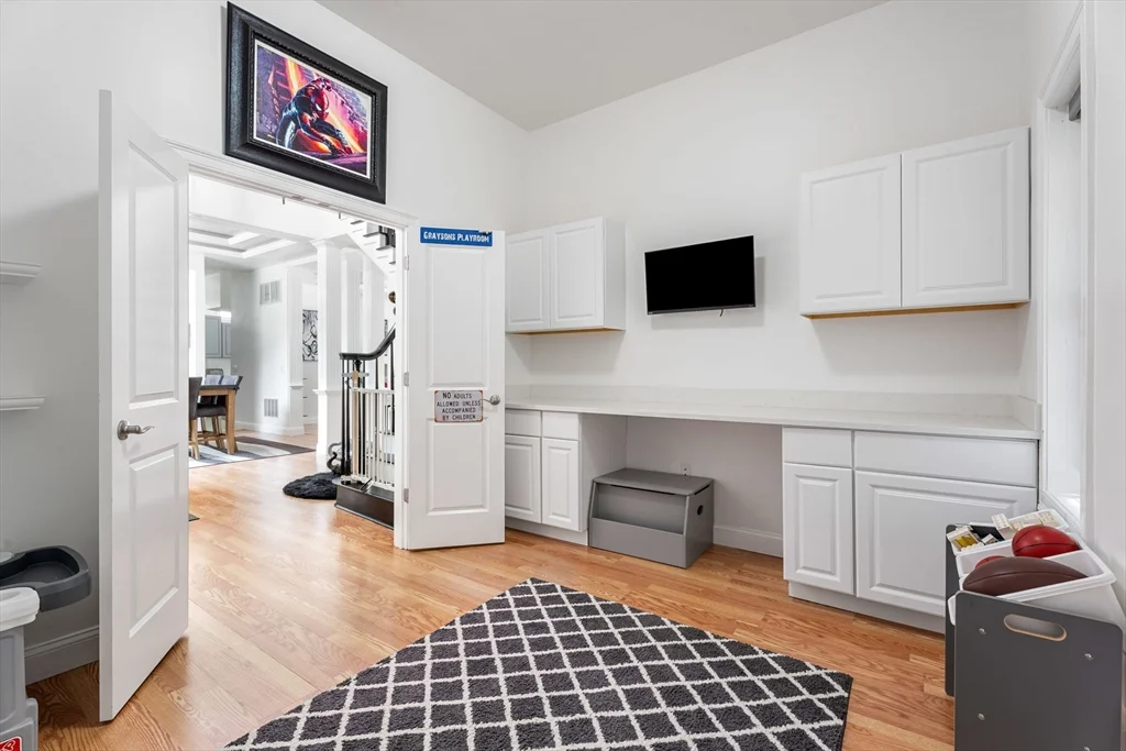 31 Cedar St, North Reading