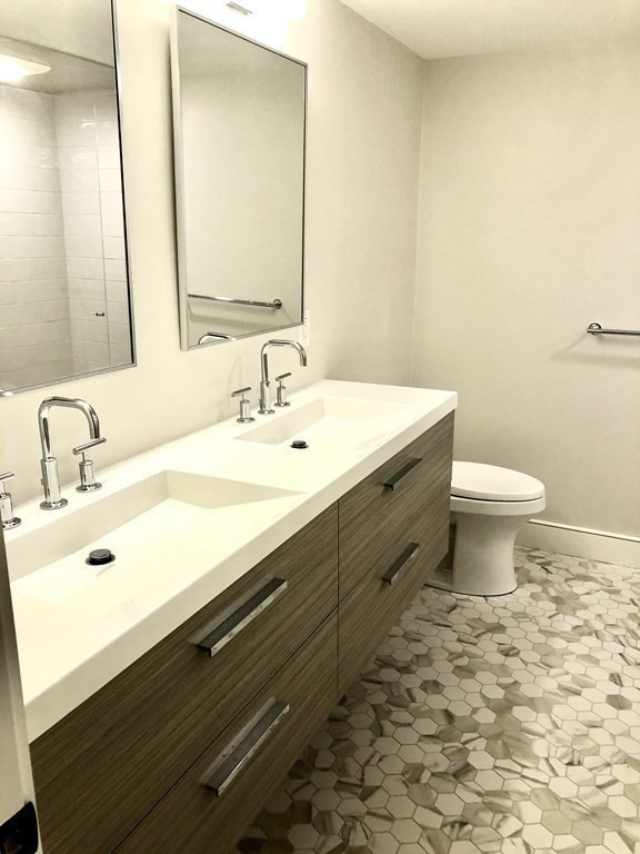 73 Chestnut St, Weston