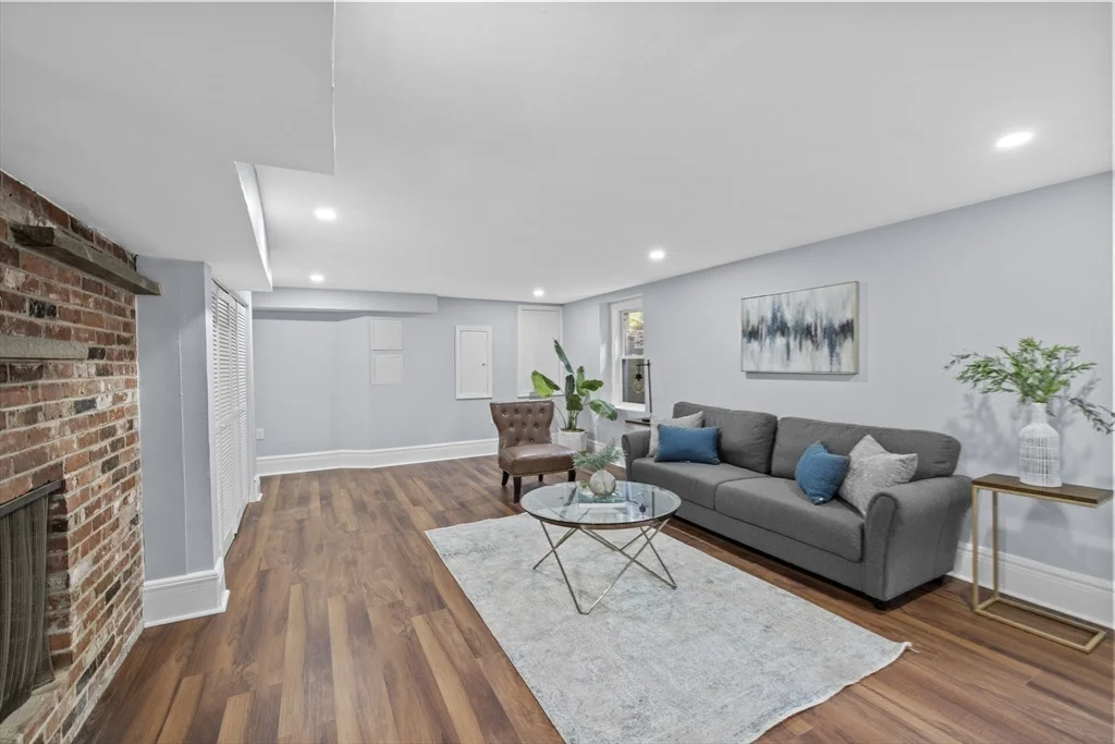 108 Radcliffe Rd, Belmont