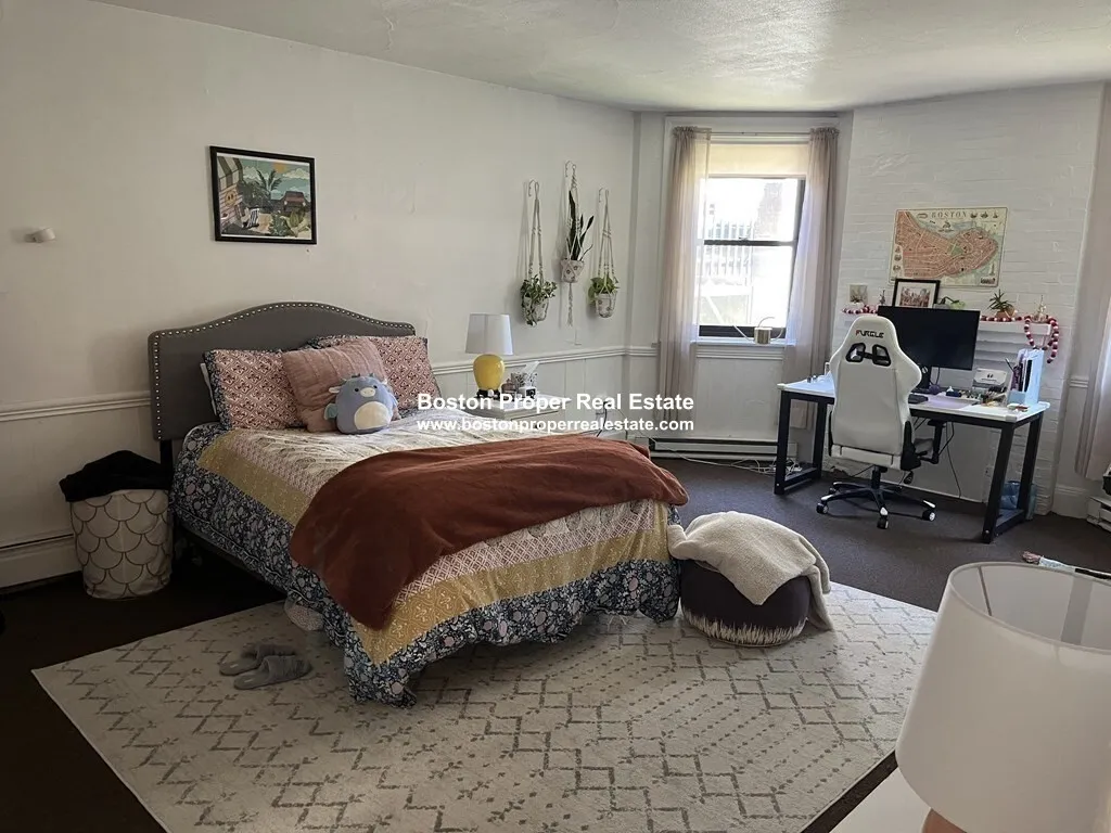 1061 Beacon St, Coolidge Corner