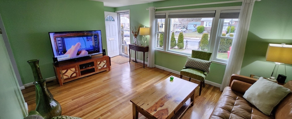 55 Arborfield Rd, Roslindale