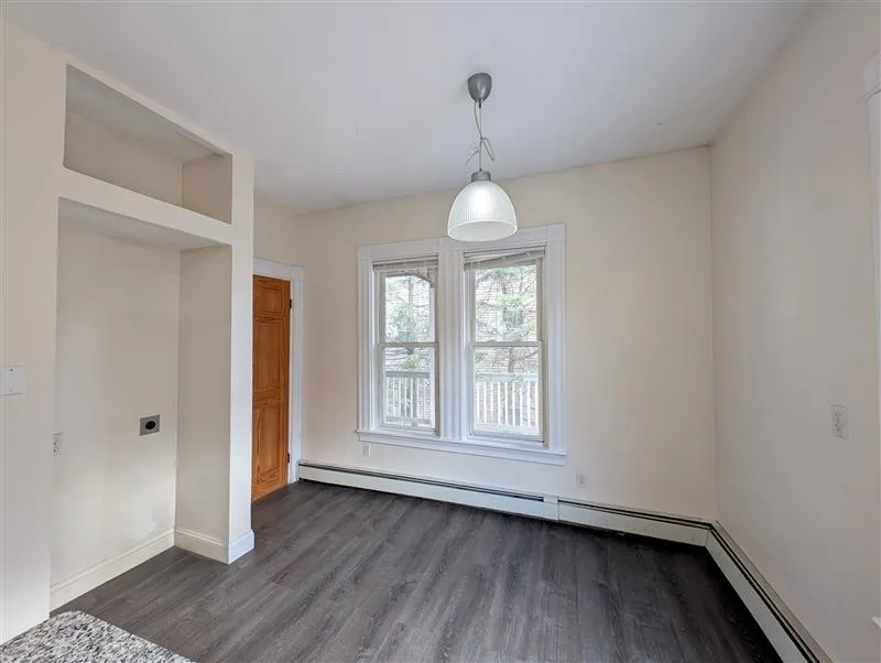 392 Washington St, Ward Two