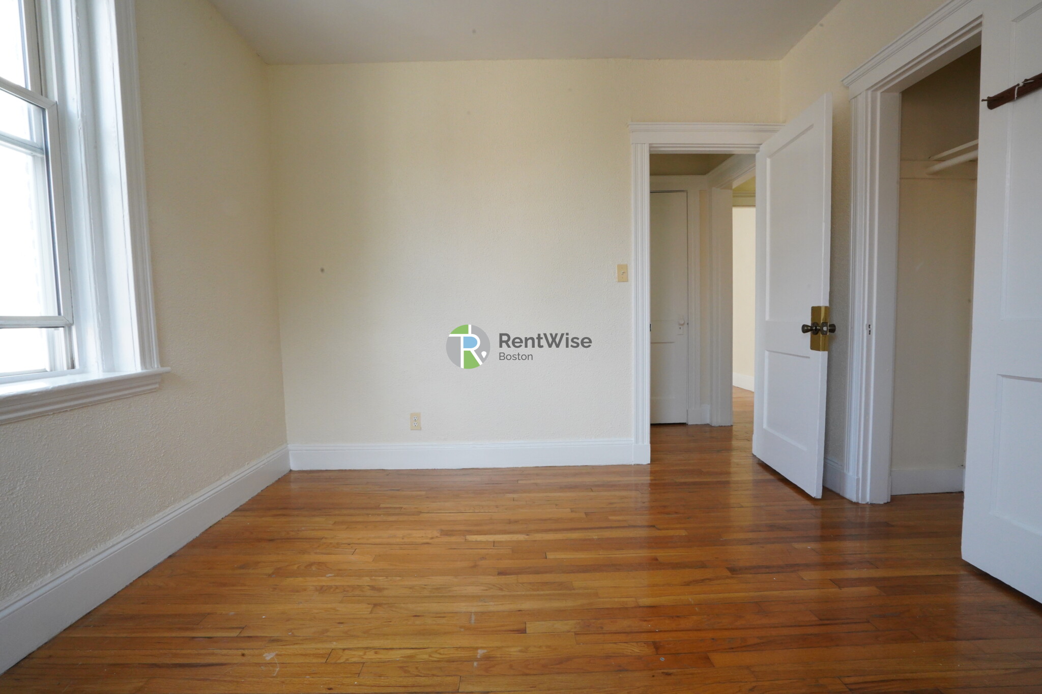 131 Washington St, Brighton