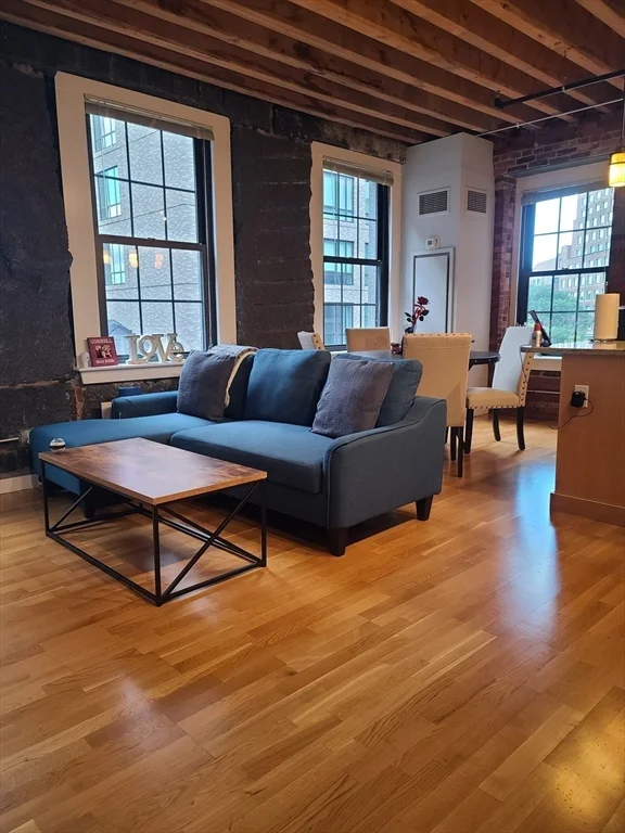 101 Broad St, Waterfront