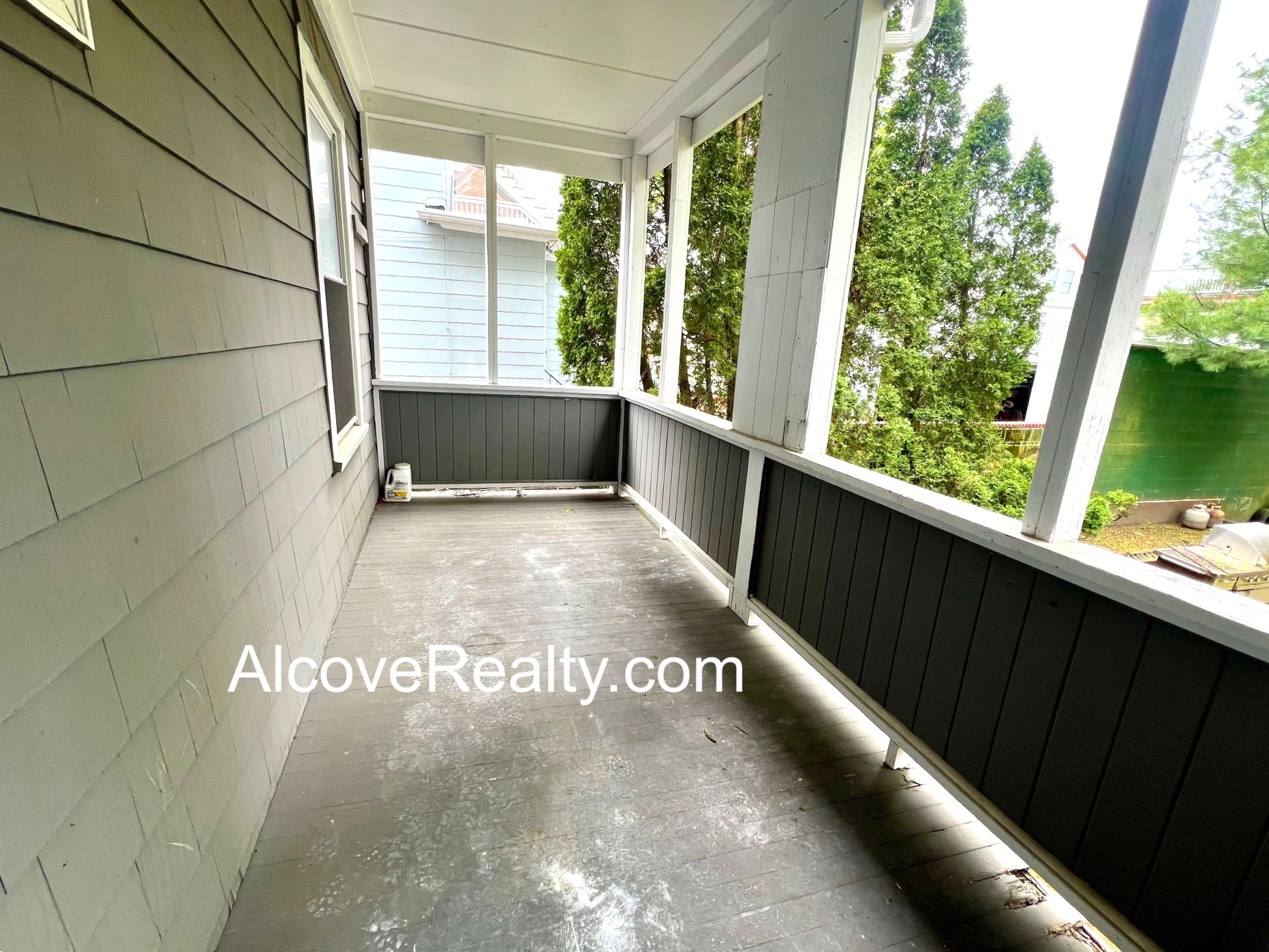 15 Farragut Ave, West Somerville