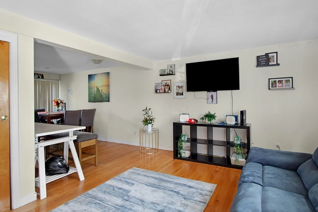 26 Moreland Ave, Dedham